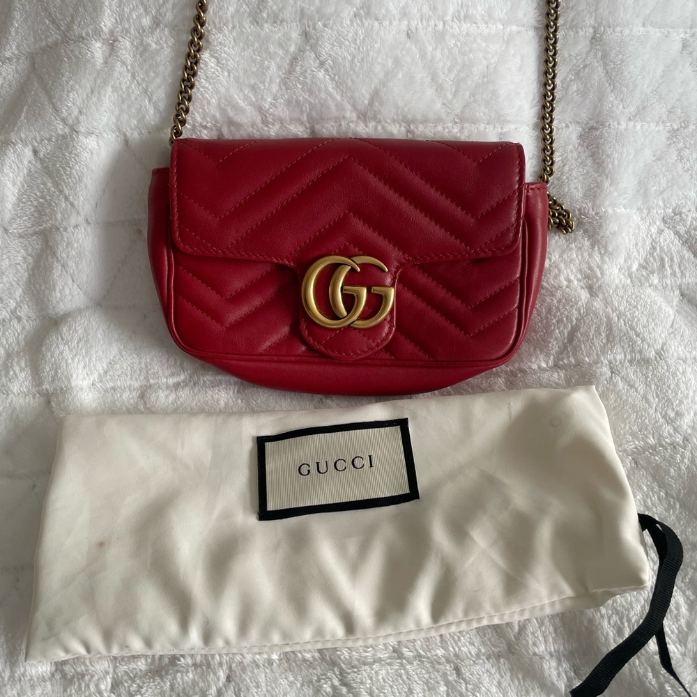 Gucci crossbody mini bag red authentic GG Marmont matelassé leather super mini